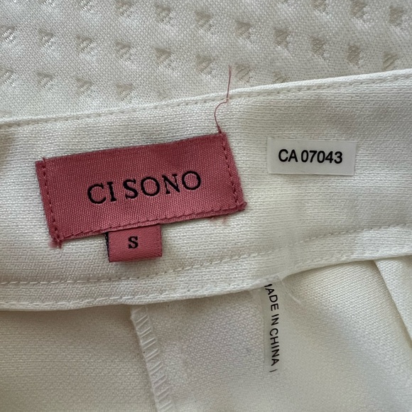 Dress Shorts. Semi high waist. - Picture 3 of 3